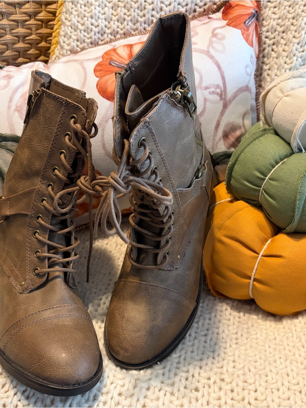 Source Unknown Brown Lace-Up Combat Boots